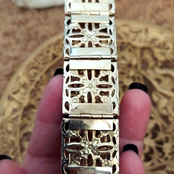 HUGE STATEMENT BRACELET - Picture 4 of 5